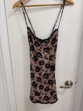WeWoreWhat Taupe and Black Lace-Trim Slip Dress